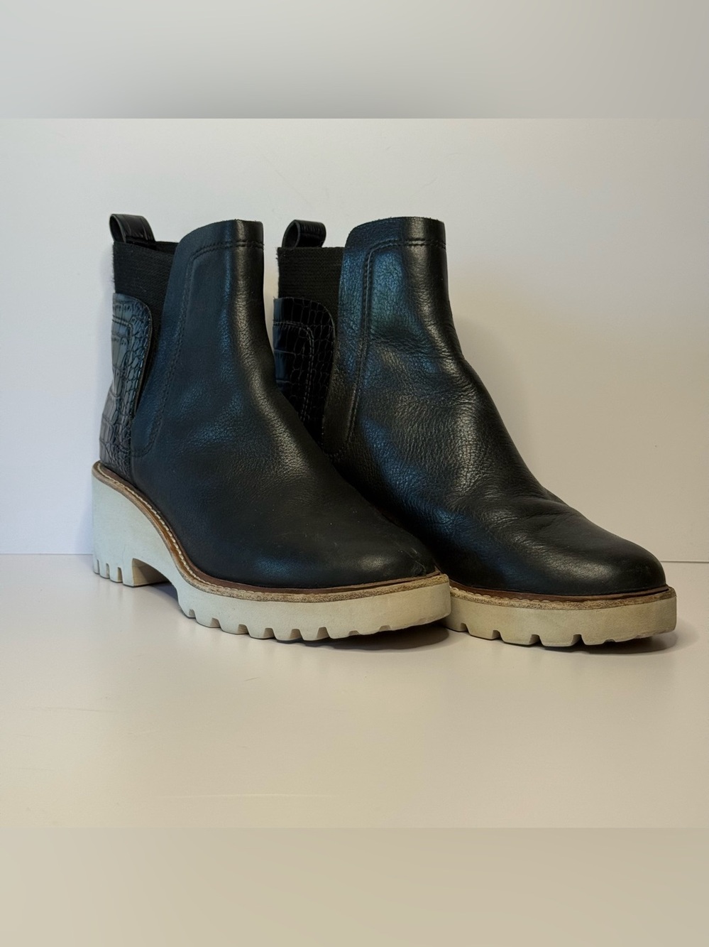 Dolce Vita Huey Chelsea Boots | Women's 7.5 | Black Leather